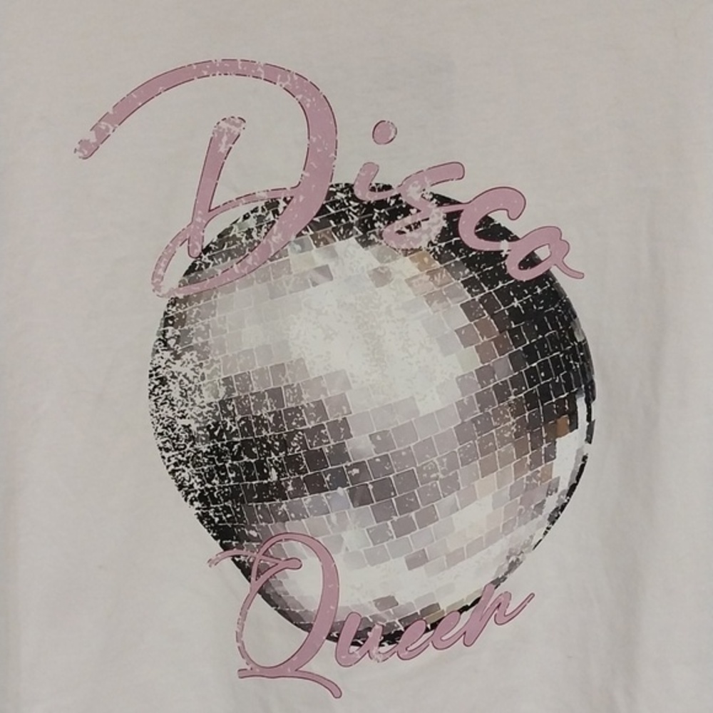 CARE TUCKER NWT Marlie Tee Disco Queen T-Shirt Size Medium White Retro Y2K Boxy‎